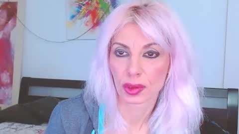 Snapshot of lillianasara chatting on February 19, 8:31 pm Lara online show from February 19, 8:31 pm