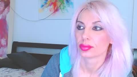 Snapshot of lillianasara chatting on March 1, 2:26 am Lara online show from March 1, 2:26 am