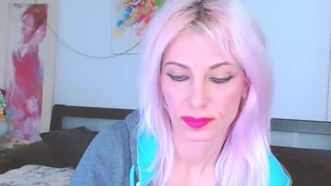 Snapshot of lillianasara chatting on March 3, 11:24 pm Lara online show from March 3, 11:24 pm