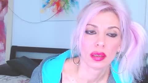 Snapshot of lillianasara chatting on March 5, 7:27 pm Lara online show from March 5, 7:27 pm