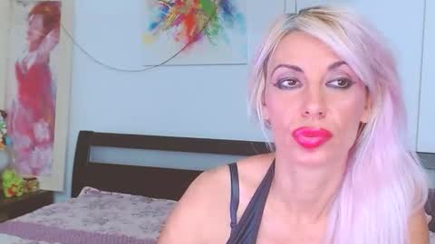 Snapshot of lillianasara chatting on September 13, 2:44 am Lara online show from September 13, 2:44 am