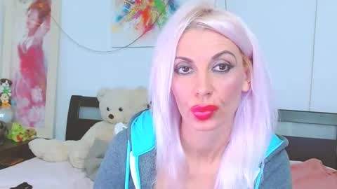 Snapshot of lillianasara chatting on October 3, 8:06 pm Lara online show from October 3, 8:06 pm