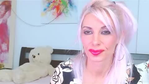 Snapshot of lillianasara chatting on October 10, 9:14 pm Lara online show from October 10, 9:14 pm