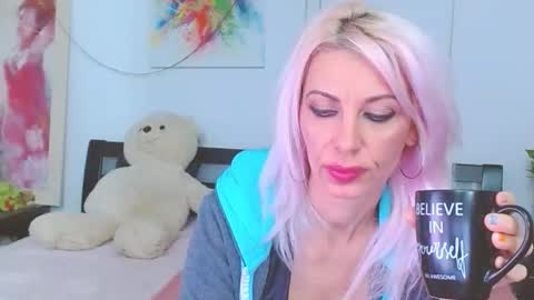 Lara online show from December 1, 11:32 pm