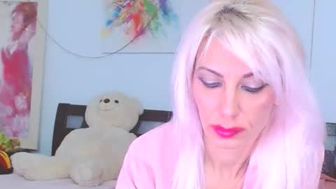 Lara online show from December 16, 1:43 am