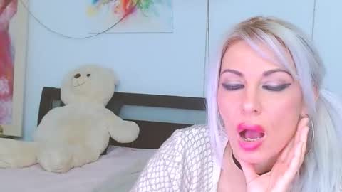 Lara online show from February 3, 1:15 am