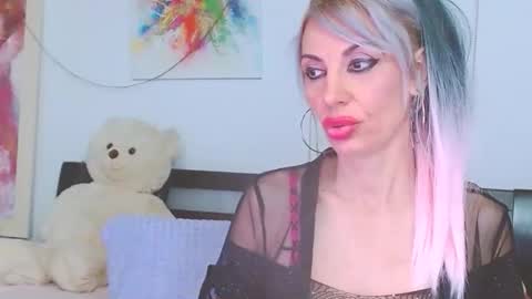 Snapshot of lillianasara chatting on March 19, 11:31 pm Lara online show from March 19, 11:31 pm