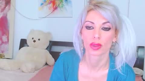 Snapshot of lillianasara chatting on March 23, 8:13 pm Lara online show from March 23, 8:13 pm