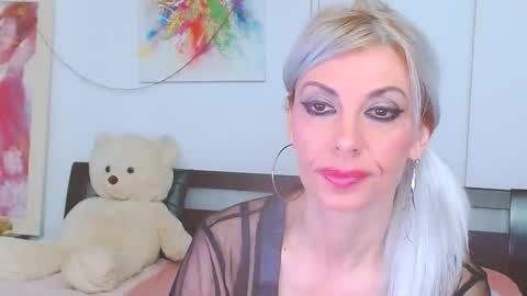Snapshot of lillianasara chatting on March 26, 11:21 pm Lara online show from March 26, 11:21 pm