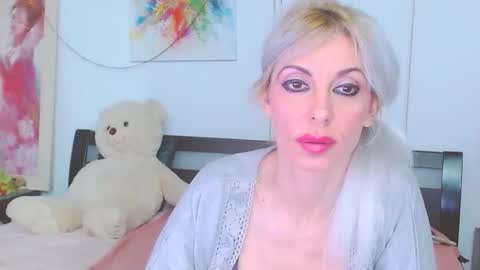 Snapshot of lillianasara chatting on March 30, 7:04 pm Lara online show from March 30, 7:04 pm