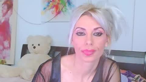 Snapshot of lillianasara chatting on March 31, 7:47 pm Lara online show from March 31, 7:47 pm