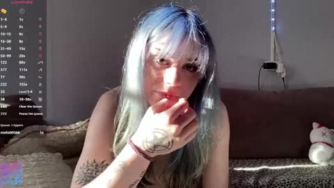Amelia online show from May 9, 1:27 pm