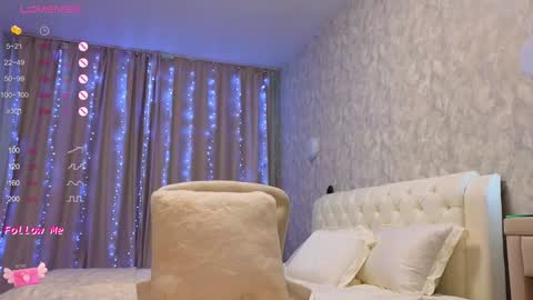 Snapshot of lilliasweety chatting on February 2, 5:42 am Lara Angel online show from February 2, 5:42 am