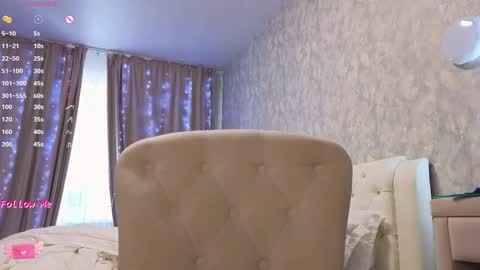 Snapshot of lilliasweety chatting on April 5, 4:42 am Lara Angel online show from April 5, 4:42 am