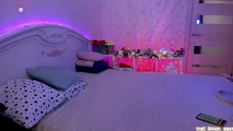 LilliMoore online show from September 8, 11:48 pm