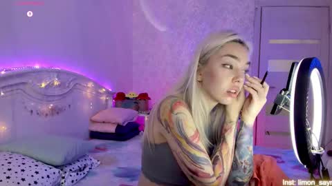 LilliMoore online show from October 13, 12:32 am