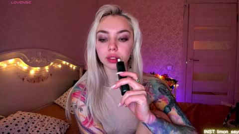 LilliMoore online show from April 29, 12:48 am