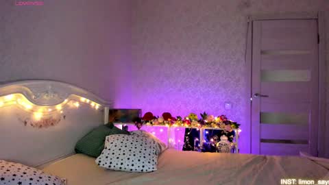 LilliMoore online show from May 11, 12:16 am