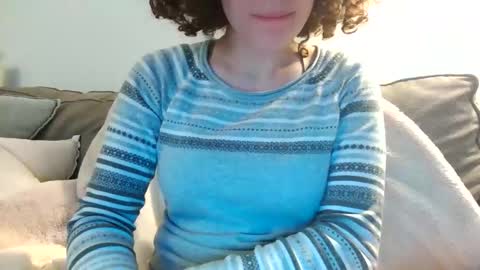 Snapshot of lilly49547 chatting on December 4, 10:51 pm Lilly online show from December 4, 10:51 pm