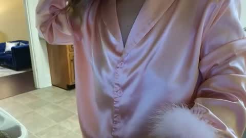 Snapshot of lilly_adams88 chatting on March 10, 9:31 pm lilly_adams88 online show from March 10, 9:31 pm