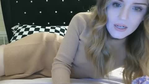 lilly_adams88 online show from May 3, 3:12 am