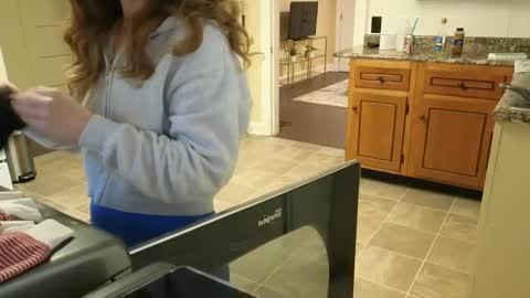 lilly_adams88 online show from May 12, 11:13 pm