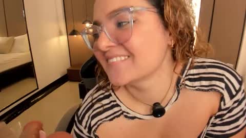 L I L L Y online show from March 23, 12:42 pm