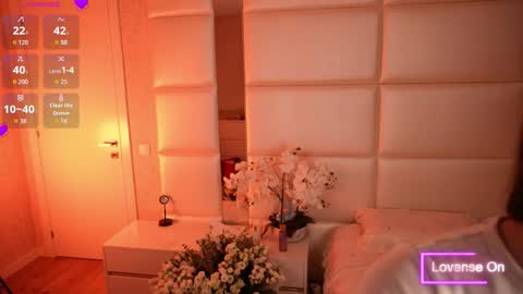 Lilly Colins online show from October 10, 6:18 pm