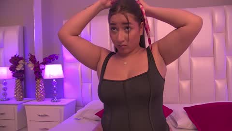 Lilly Peach online show from January 4, 7:55 pm