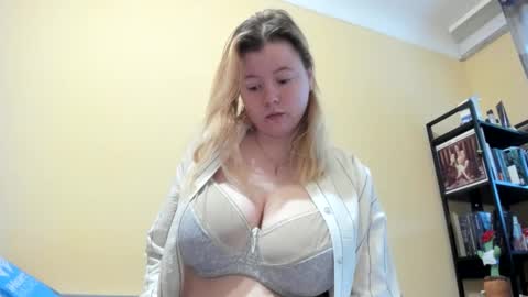 Lilly Depp online show from January 7, 8:17 am