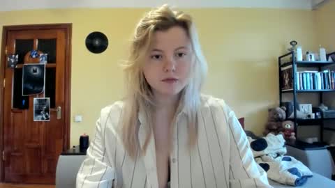Snapshot of lillydepp chatting on April 10, 1:49 pm Lilly Depp online show from April 10, 1:49 pm
