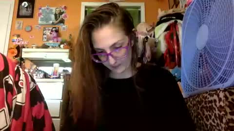 Snapshot of lillylushabae chatting on September 15, 8:53 pm hi guys im back on here 3 online show from September 15, 8:53 pm