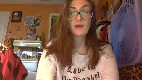 hi guys im back on here 3 online show from October 13, 9:15 pm