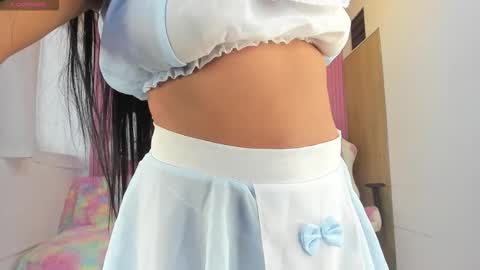 Snapshot of lillyy16 chatting on October 17, 11:02 am lillyy16 online show from October 17, 11:02 am