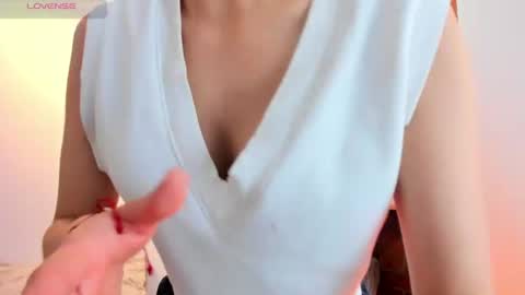 lilmei_ online show from July 30, 9:25 pm