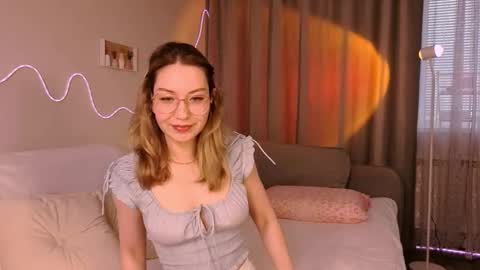 Snapshot of lilosims chatting on October 3, 2:19 am Lilo online show from October 3, 2:19 am