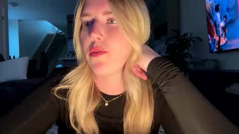 Snapshot of lilpinkbean chatting on April 29, 2:10 pm Ava online show from April 29, 2:10 pm