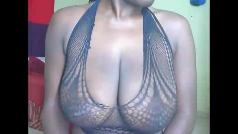 Snapshot of lilshawrie chatting on January 17, 4:17 am lilshawrie online show from January 17, 4:17 am