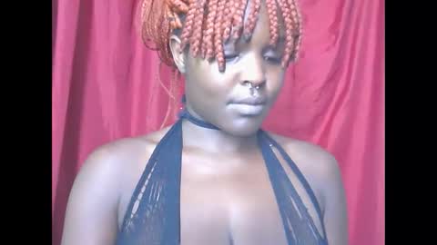 Snapshot of lilshawrie chatting on February 20, 8:14 pm lilshawrie online show from February 20, 8:14 pm