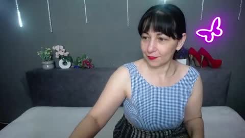 lilugrants online show from May 4, 6:37 pm