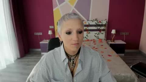 Snapshot of lilusprings chatting on October 7, 5:37 am Lilu online show from October 7, 5:37 am