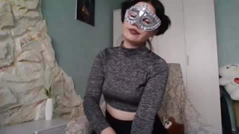 Snapshot of lily201100 chatting on October 4, 12:36 pm lily201100 online show from October 4, 12:36 pm
