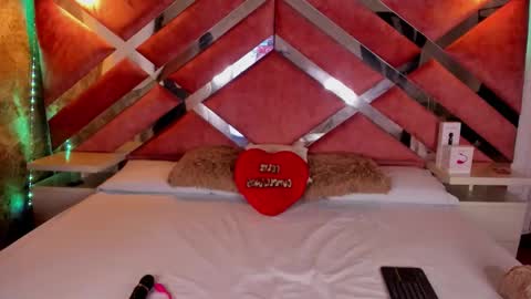 Lily online show from December 14, 8:02 pm