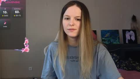 Snapshot of lily_and_jake chatting on April 11, 5:56 am lily_and_jake online show from April 11, 5:56 am