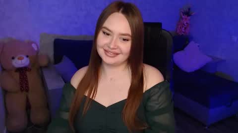 lily_baker_ online show from February 10, 3:05 pm