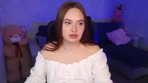 lily_baker_ online show from May 5, 9:28 am