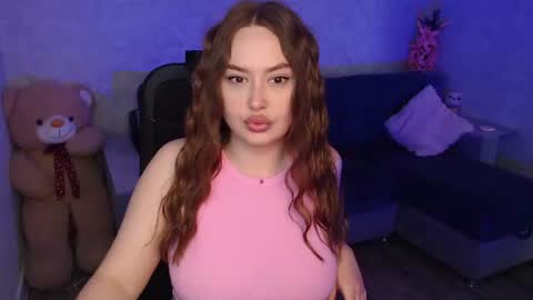 lily_baker_ online show from May 7, 8:09 am