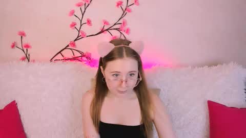 Snapshot of lily_barbie_ chatting on September 26, 9:46 am lily online show from September 26, 9:46 am
