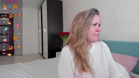 Lily online show from May 7, 1:11 am