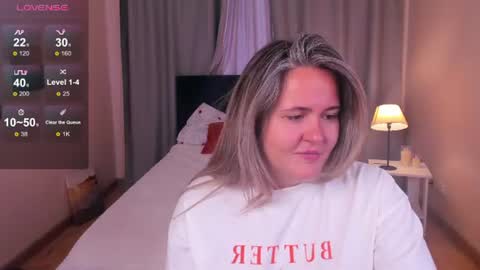 Lily online show from June 25, 1:49 am